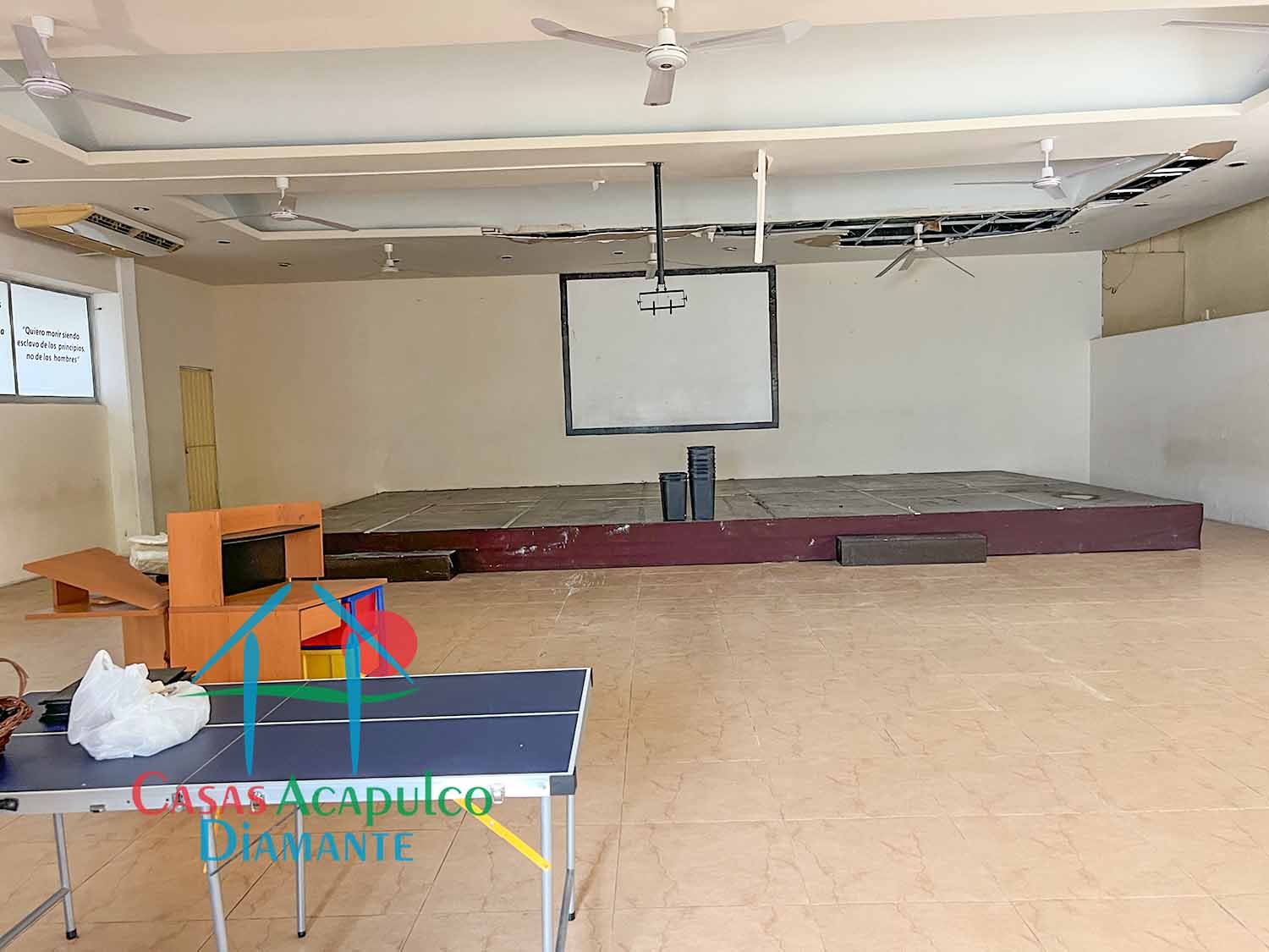 Centro Escolar La Paz sección secundaria - Auditorio 1